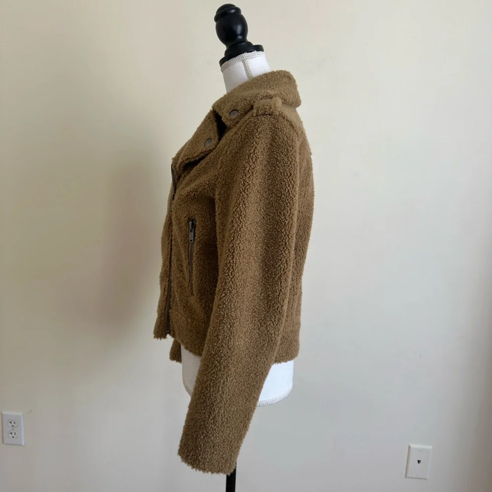 Zara woman camel